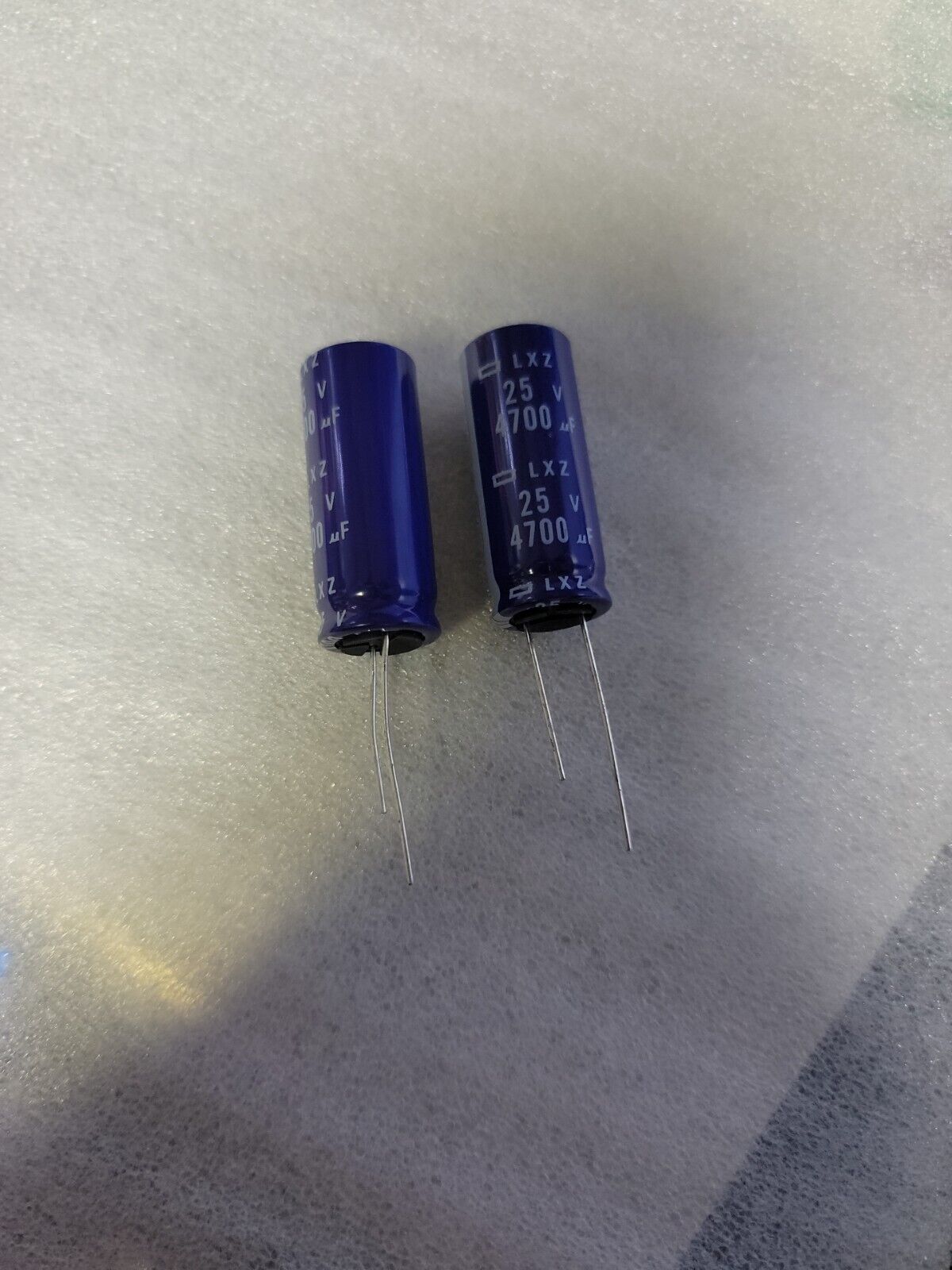 4700uf 25v capacitor (2 Pack)