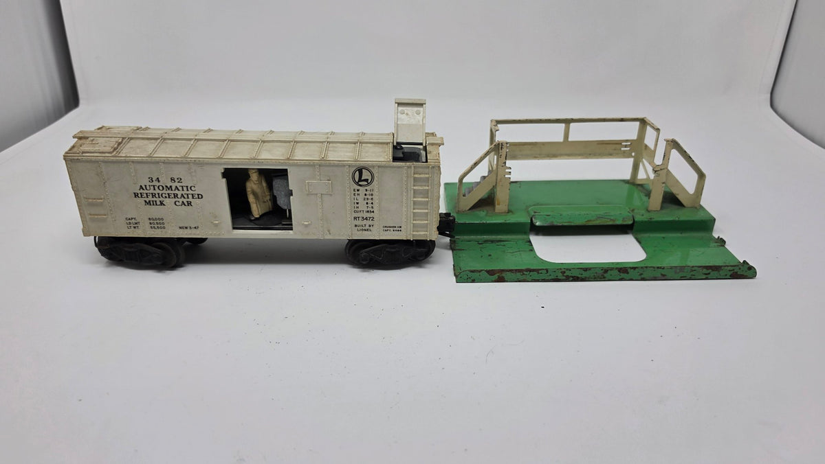 Lionel 3482 Automatic Refrigerated Milk Car with Platform — Used (O Gauge)