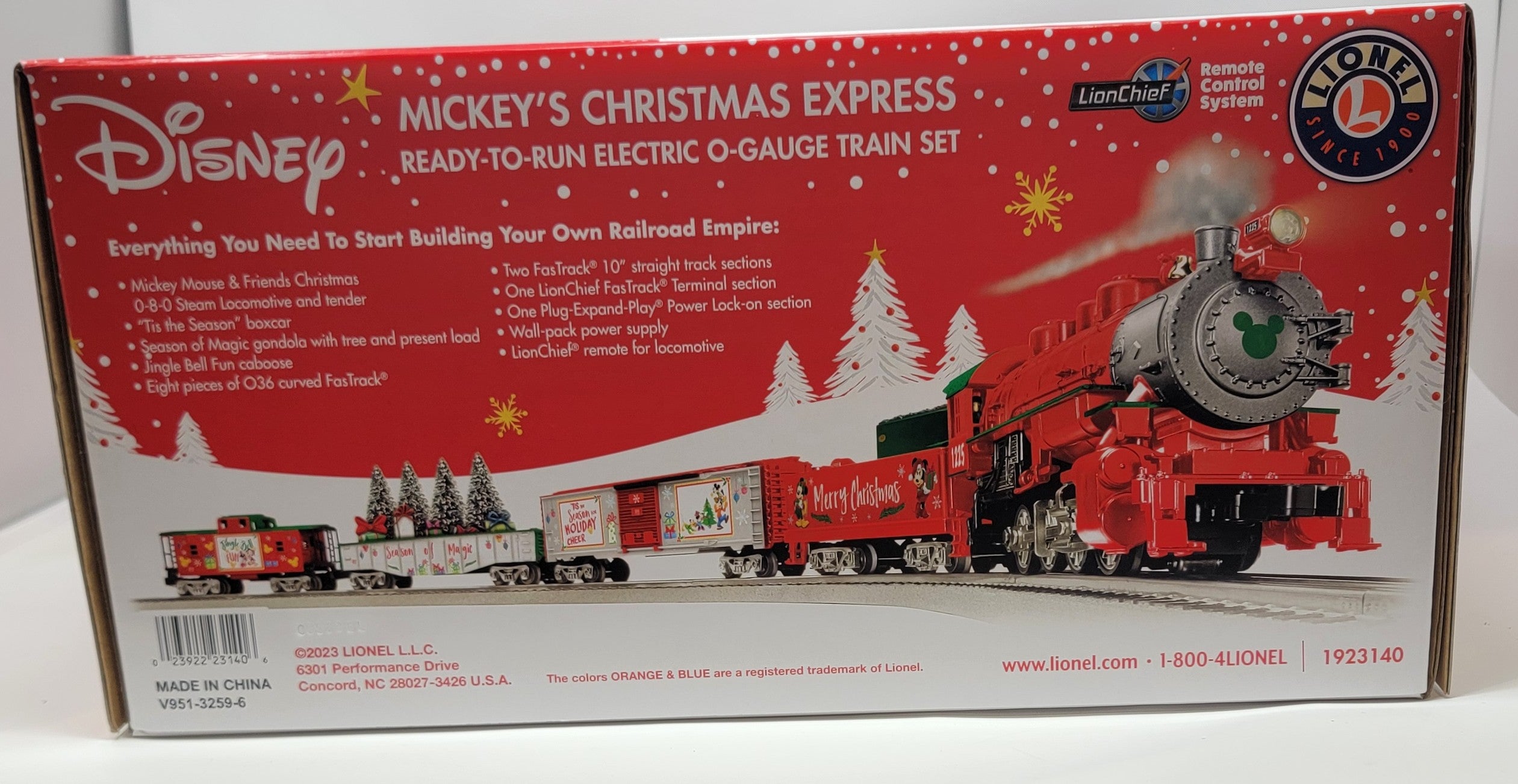 Lionel 1923140 - Disney Christmas LionChief Set w/ Bluetooth - O Scale Mickey's Express