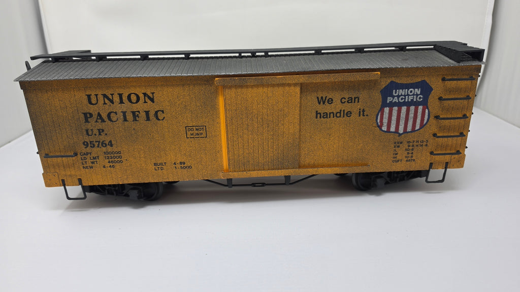 G Scale Union Pacific Box Car 95764 USED