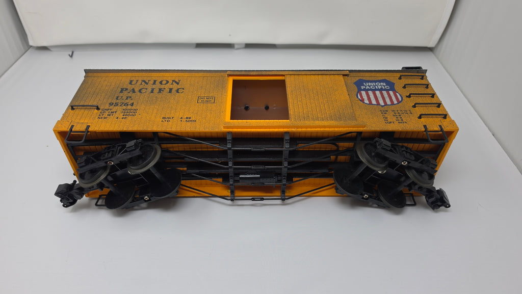 G Scale Union Pacific Box Car 95764 USED