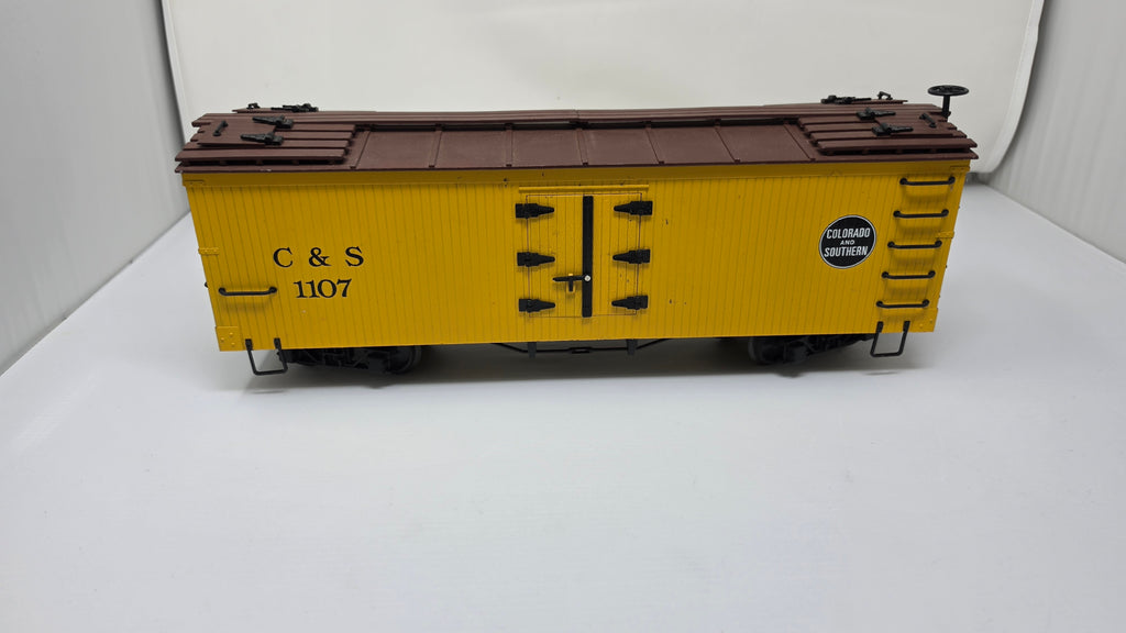 USED Bachmann Big Haulers Colorado & Southern #1107 G scale refrigerator car