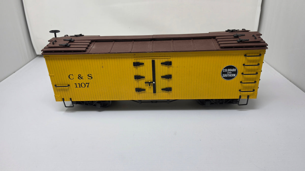 USED Bachmann Big Haulers Colorado & Southern #1107 G scale refrigerator car
