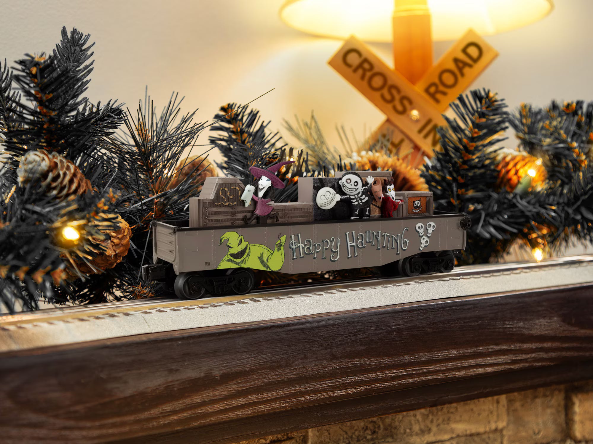 Lionel 2528110 - Nightmare Before Christmas - Chasing Gondola Car "Lock Shock & Barrel"