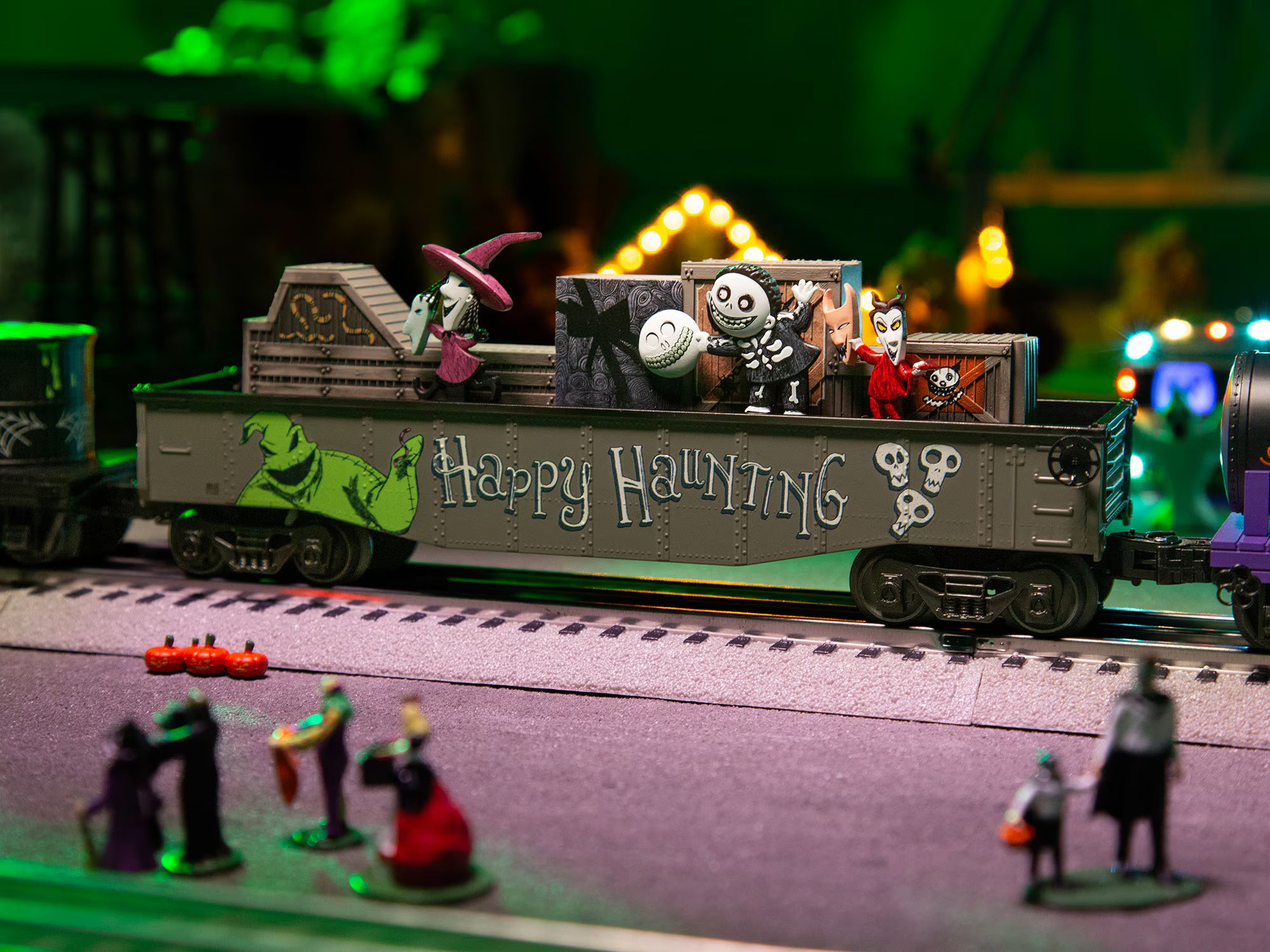 Lionel 2528110 - Nightmare Before Christmas - Chasing Gondola Car "Lock Shock & Barrel"