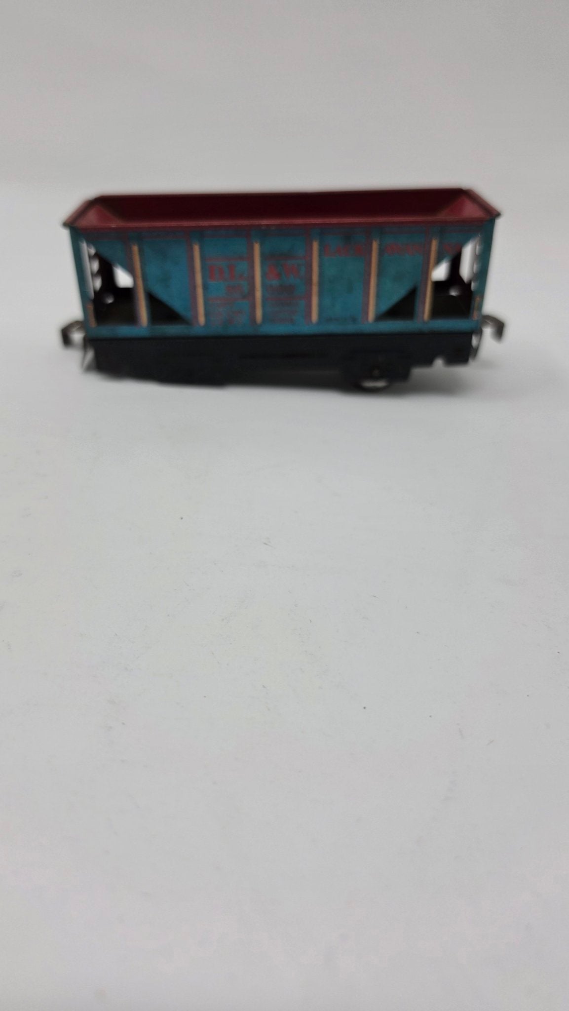 Vintage Tinplate D.L. & W. Lackawanna Hopper 86000 — Used (O Gauge)