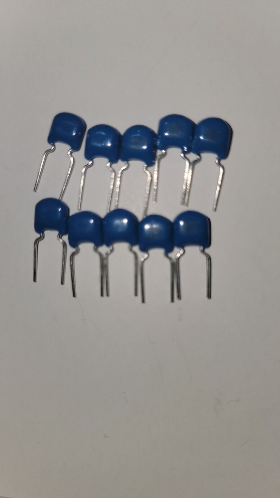 FK22X7R2J104KN000  	 0.1 µF ±10% 630V Ceramic Capacitor X7R Radial QTY 10