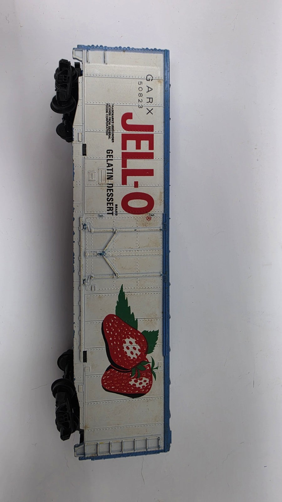 HO Box Cars With Logos