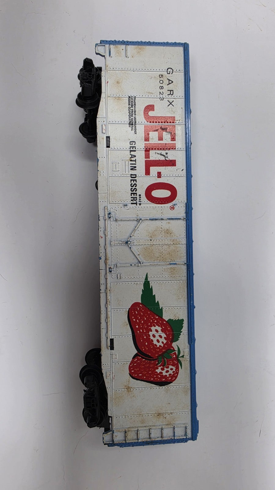 HO Box Cars With Logos