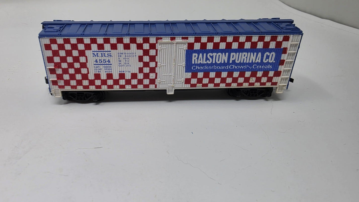 HO Box Cars With Logos