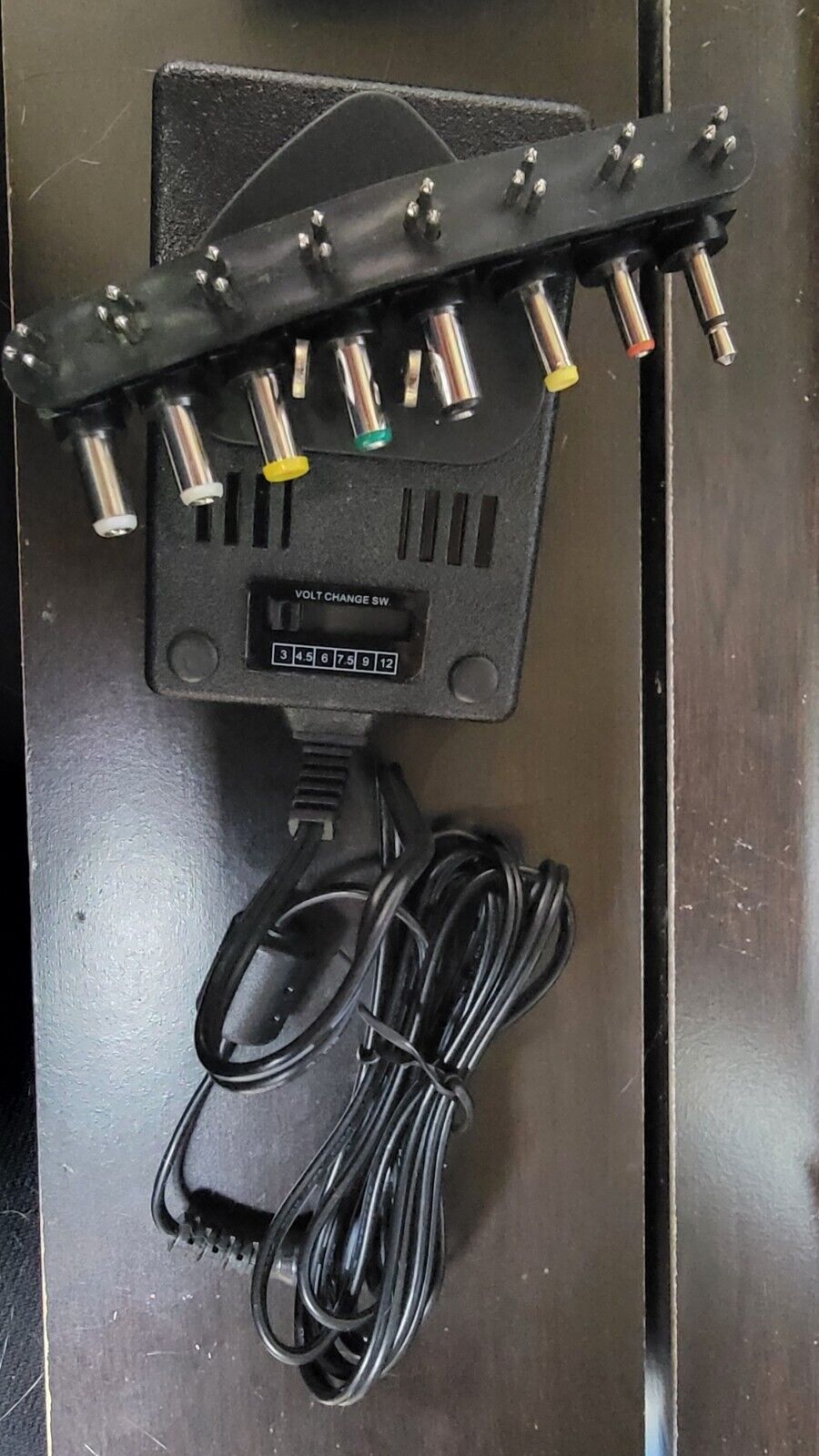 Dynex DX-AC1200 Universal AC Power Adapter Output DC 3V 4.5V 5V 6V 9V 12V 1200mA