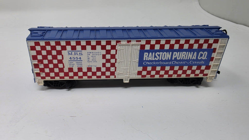 HO Box Cars With Logos