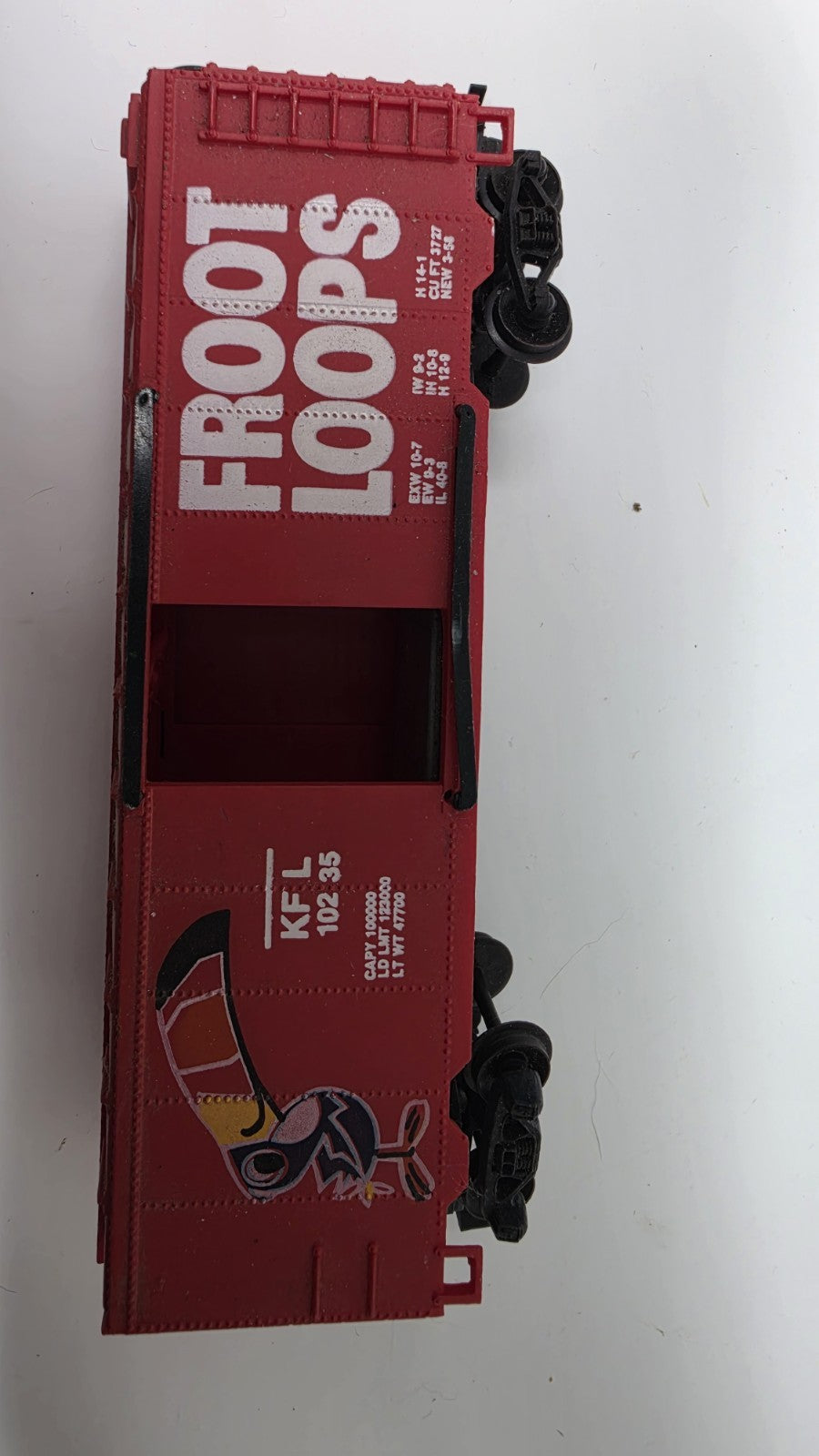HO Box Cars With Logos