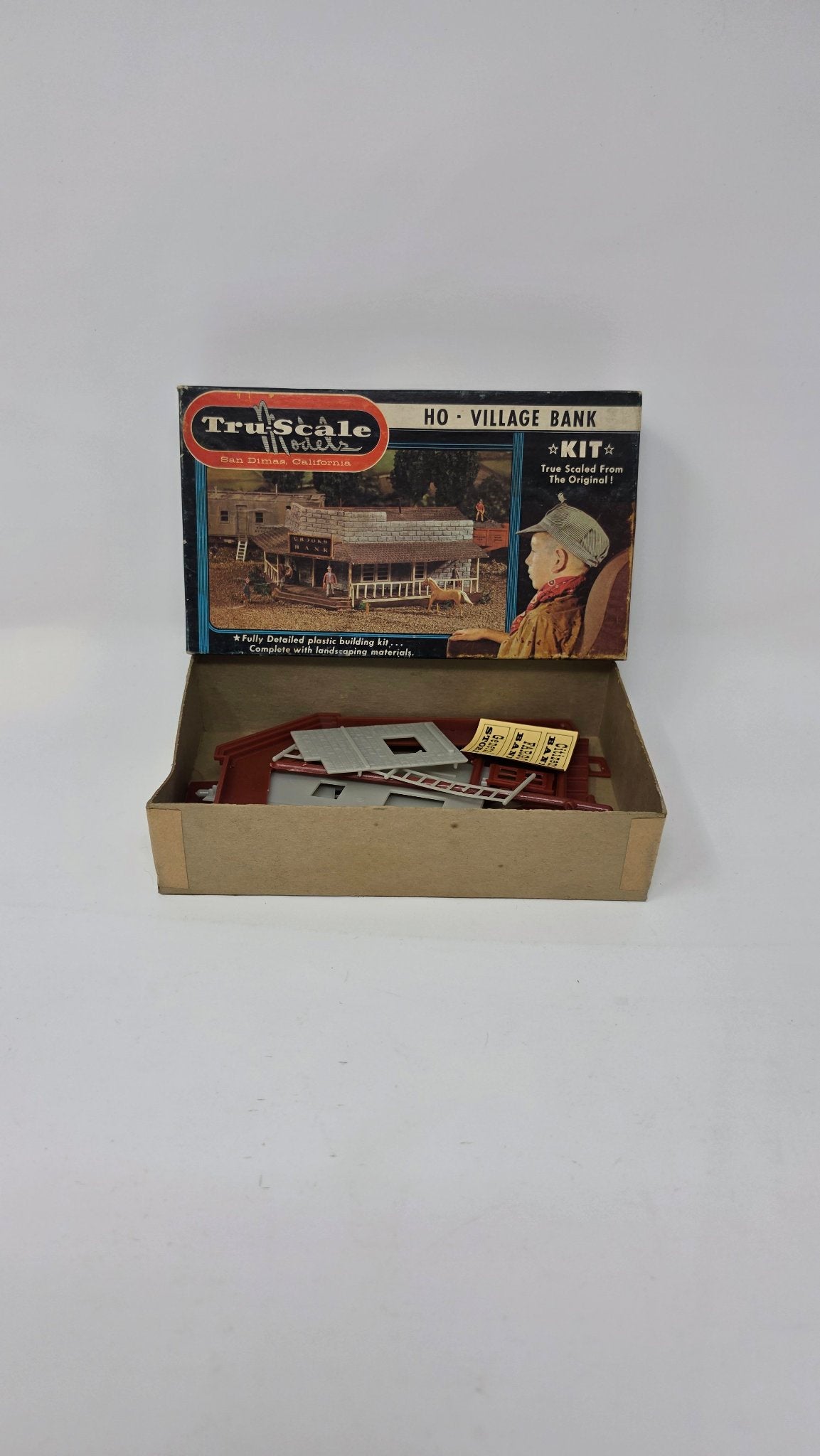 Tru-Scale HO Village Bank Building Kit A-207-149 — Used, Open Box