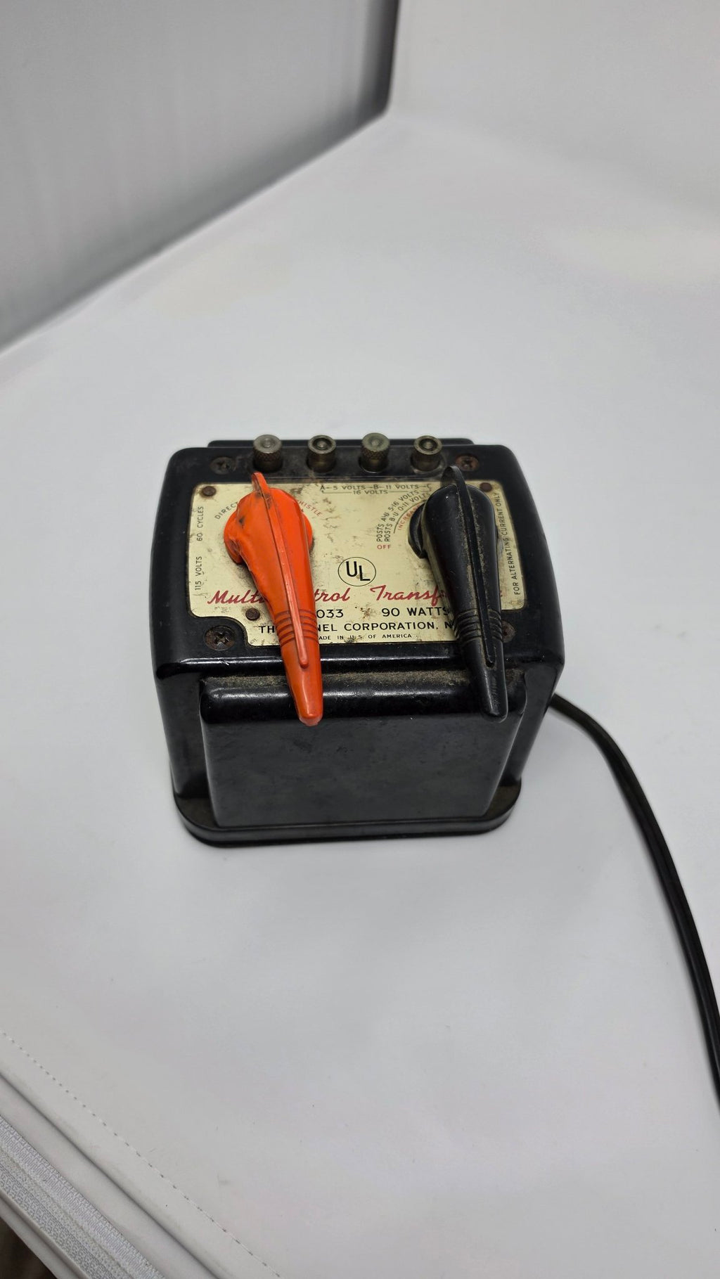 Lionel 1033 Multi-Control Transformer 90 Watt — Used