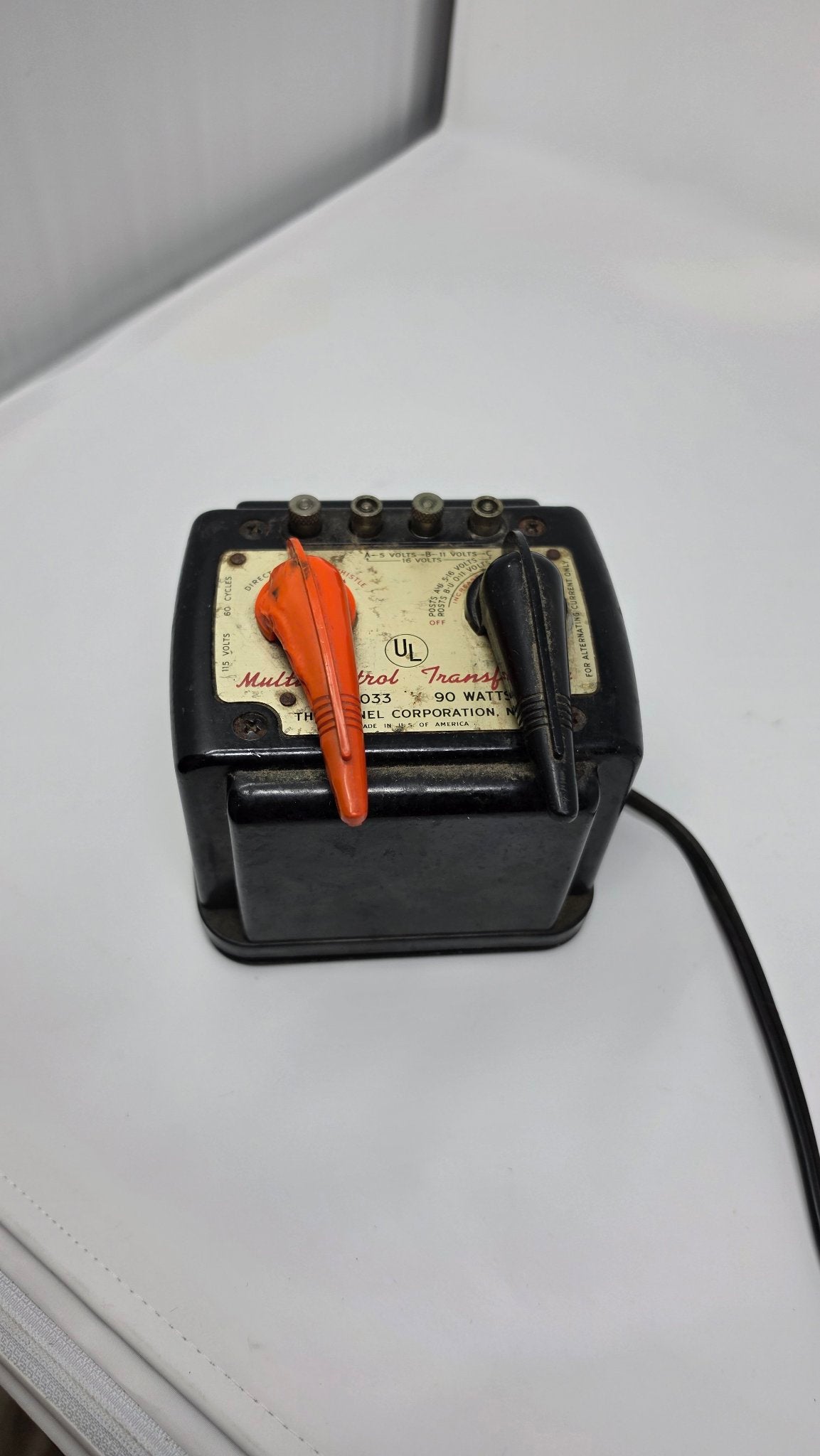 Lionel 1033 Multi-Control Transformer 90 Watt — Used