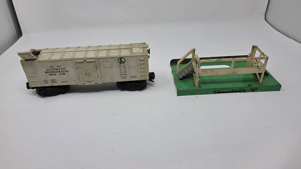Lionel 3482 Automatic Refrigerated Milk Car with Platform — Used (O Gauge)