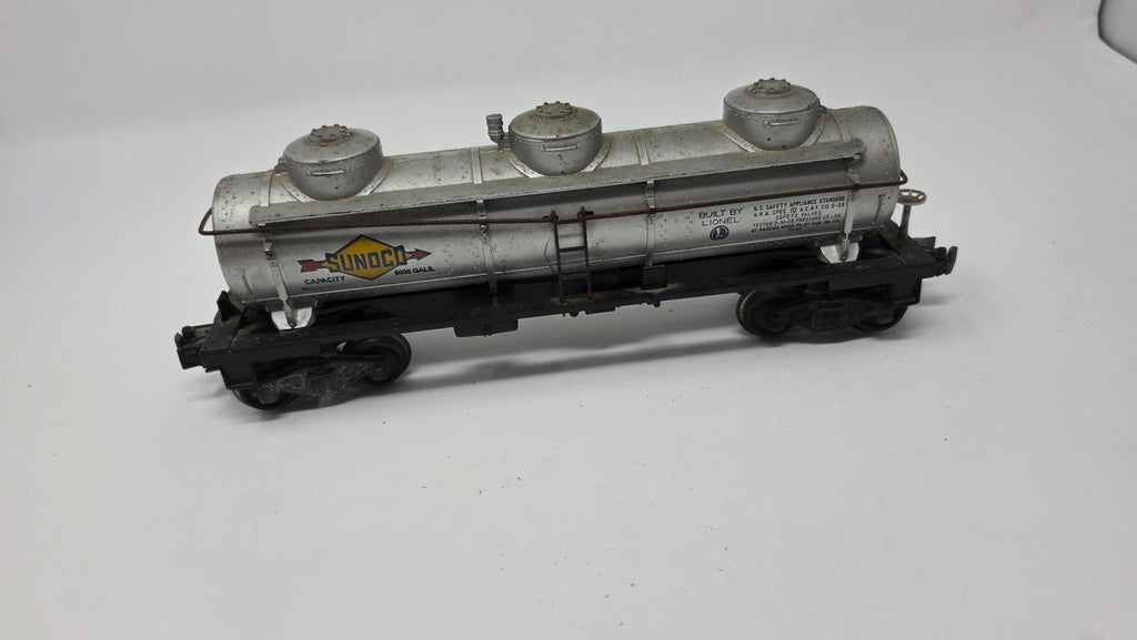 Lionel Sunoco 3-Dome Tank Car — Used (O Gauge)