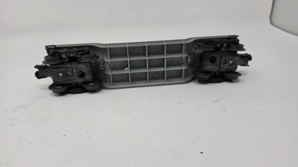 Lionel 6561 Gray Flat Car with Cable — Used (O Gauge)